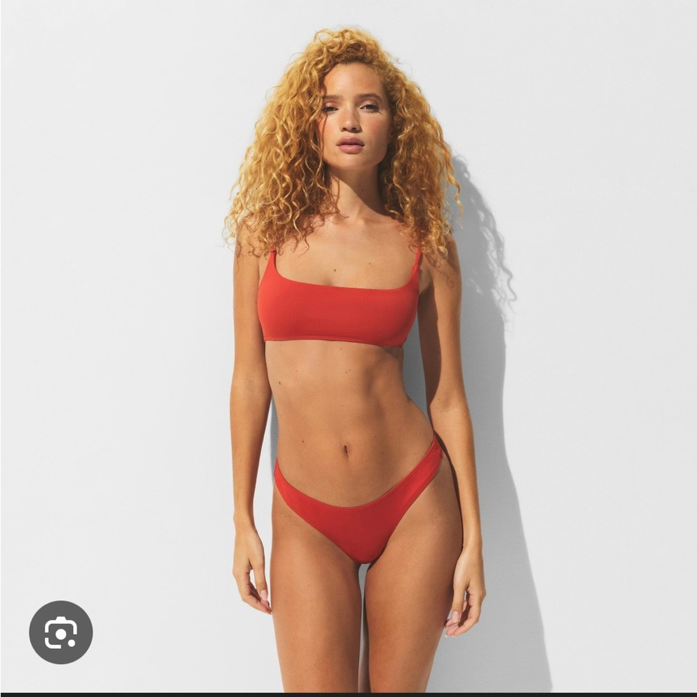 Sw25. Skims TERRA classic swim bikini bottom nwt ❤️🔥